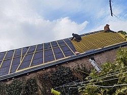 Pose d'écran sous toiture et litonnage